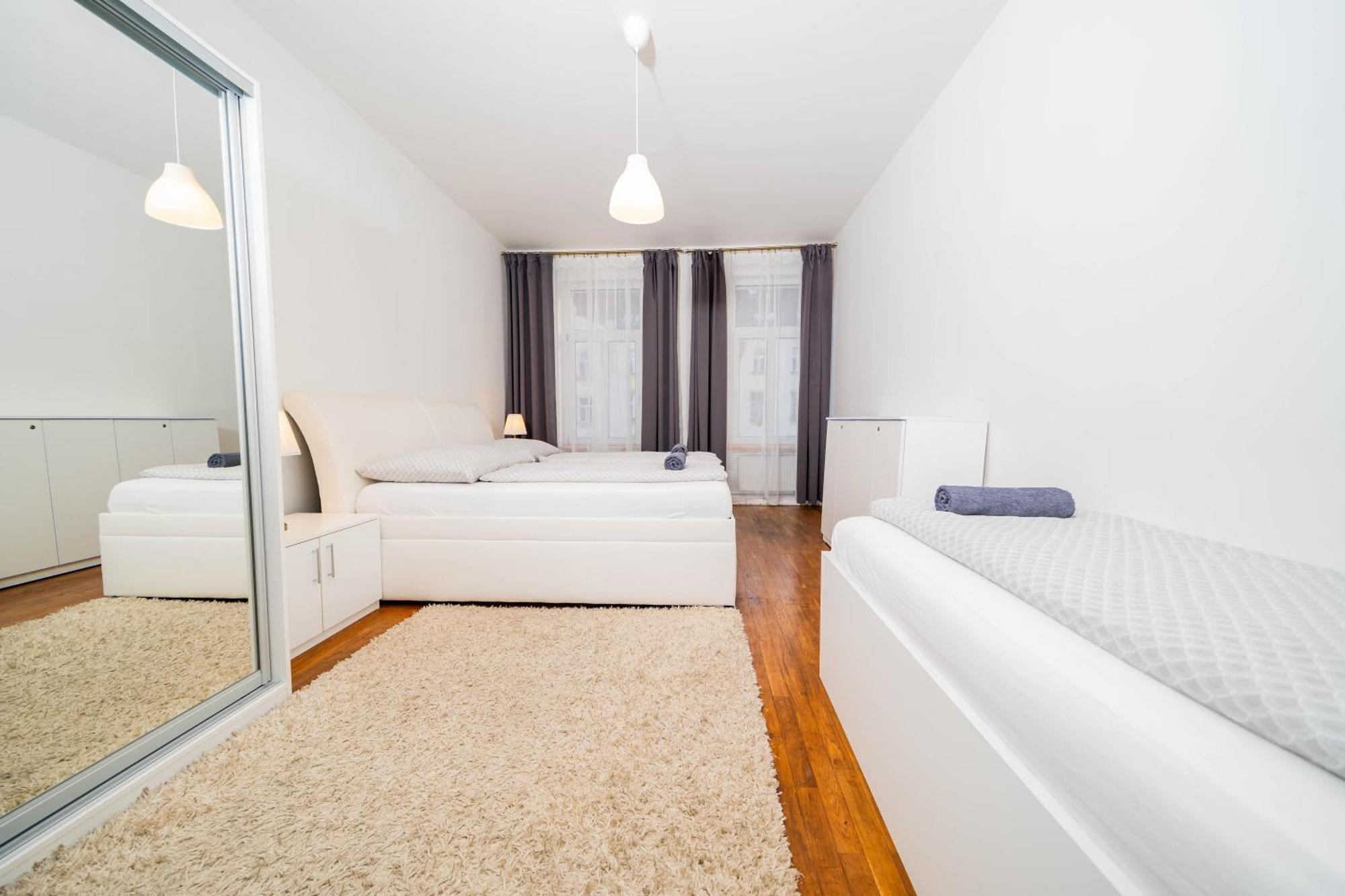 6 Bob's - 3 Bedrooms, King Size Beds Praha